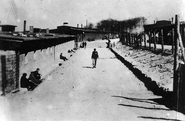 Le camp de concentration de Buchenwald aprs sa libration en avril 1945. 