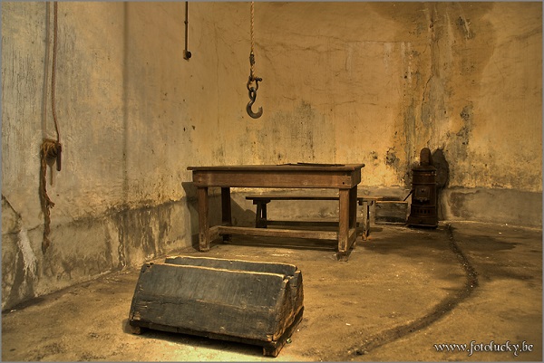 La salle de torture au fort de Breendonk