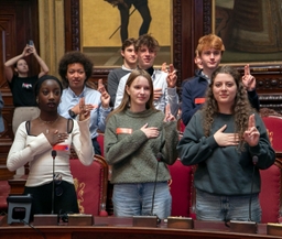 Scholierenparlement in de Senaat