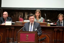 Benelux plenair themadebat