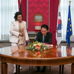 Visite de M. Jang, envoyé spécial du président de la République de Corée