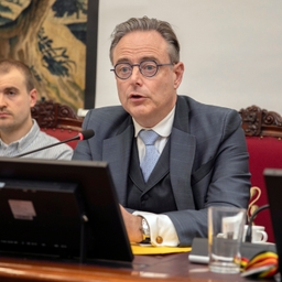 Révision de l’article 195 de la Constitution