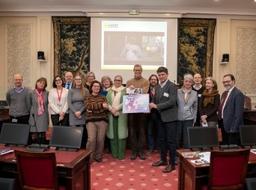 Le personnel du Sénat soutient « Light for the world »