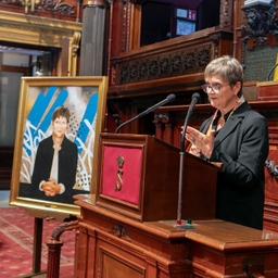 Portret van Sabine Laruelle onthuld in de Senaat