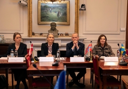 Visite des ambassadeurs des pays nordiques au Sénat