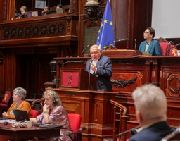 Le Sénat vote sur le projet de déclaration de révision de la Constitution