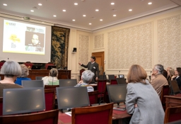 Le personnel du Sénat soutient « Light for the world »