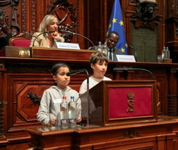« Place aux enfants » au Sénat