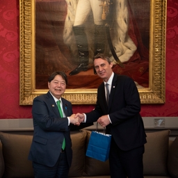 Rencontre avec S.E. Monsieur Yoshimasa HAYASHI