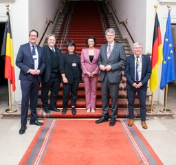 Een delegatie van de Duitse Bundestag op bezoek in de Senaat