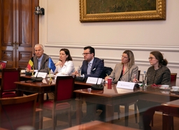 Visite des ambassadeurs des pays nordiques au Sénat