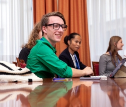 Les conseils de jeunesse débattent au Sénat du climat et de la biodiversité