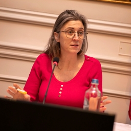Résolution sur le cancer du sein votée en commission