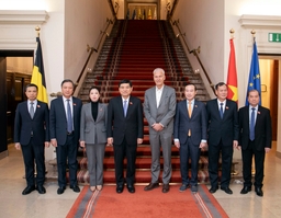 Vietnamese delegatie op bezoek in de Senaat