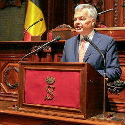 Portrait de Mme Sabine Laruelle inauguré au Sénat