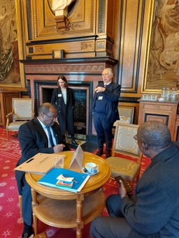 Fonctionnaires parlementaires du Niger au Sénat