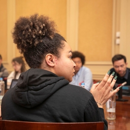 Scholierenparlement in de Senaat