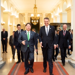Rencontre avec S.E. Monsieur Yoshimasa HAYASHI
