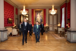 Rencontre avec S.E. Monsieur Yoshimasa HAYASHI