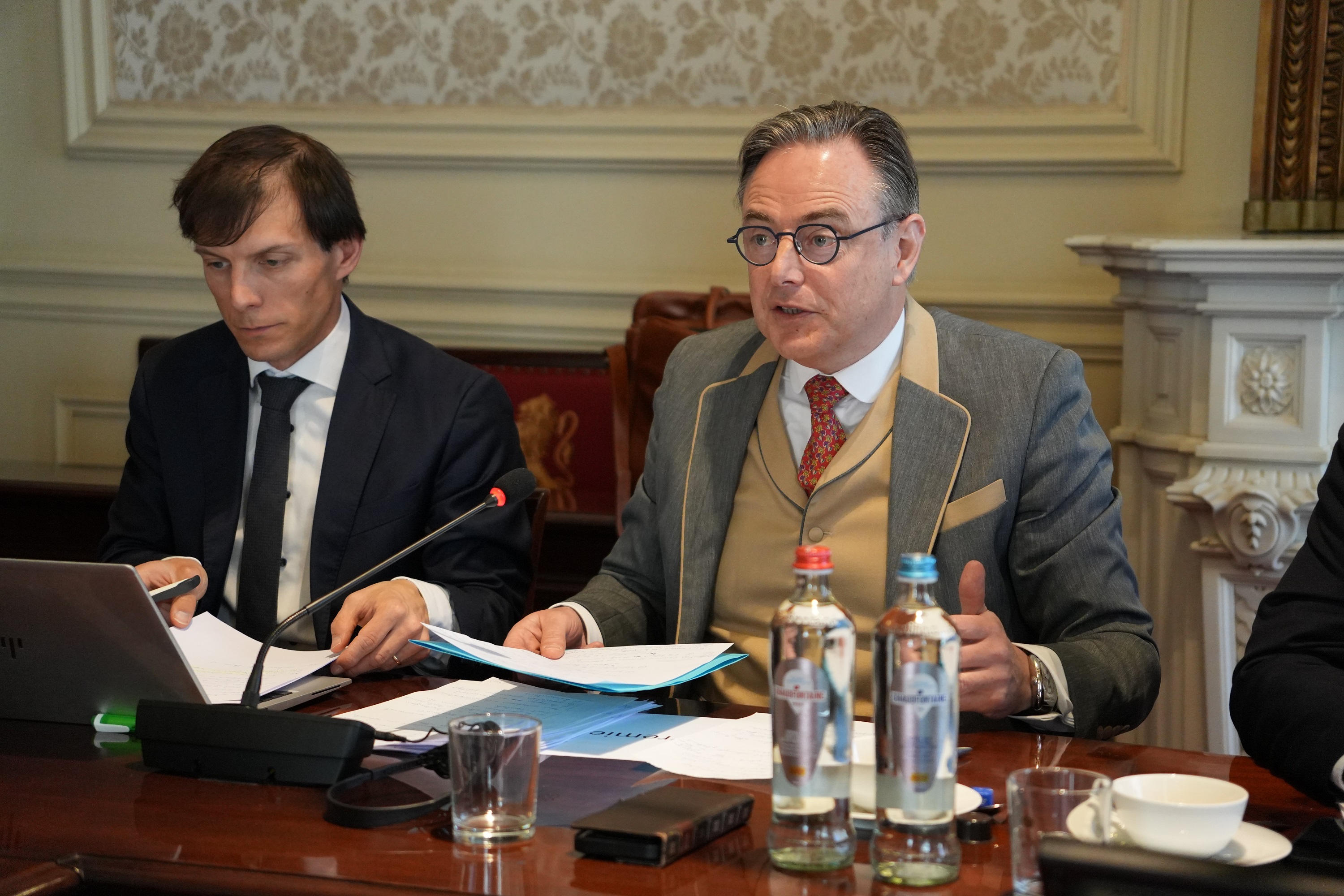 Gedachtewisseling met de premier over verschillende vergaderingen van de Europese Raad