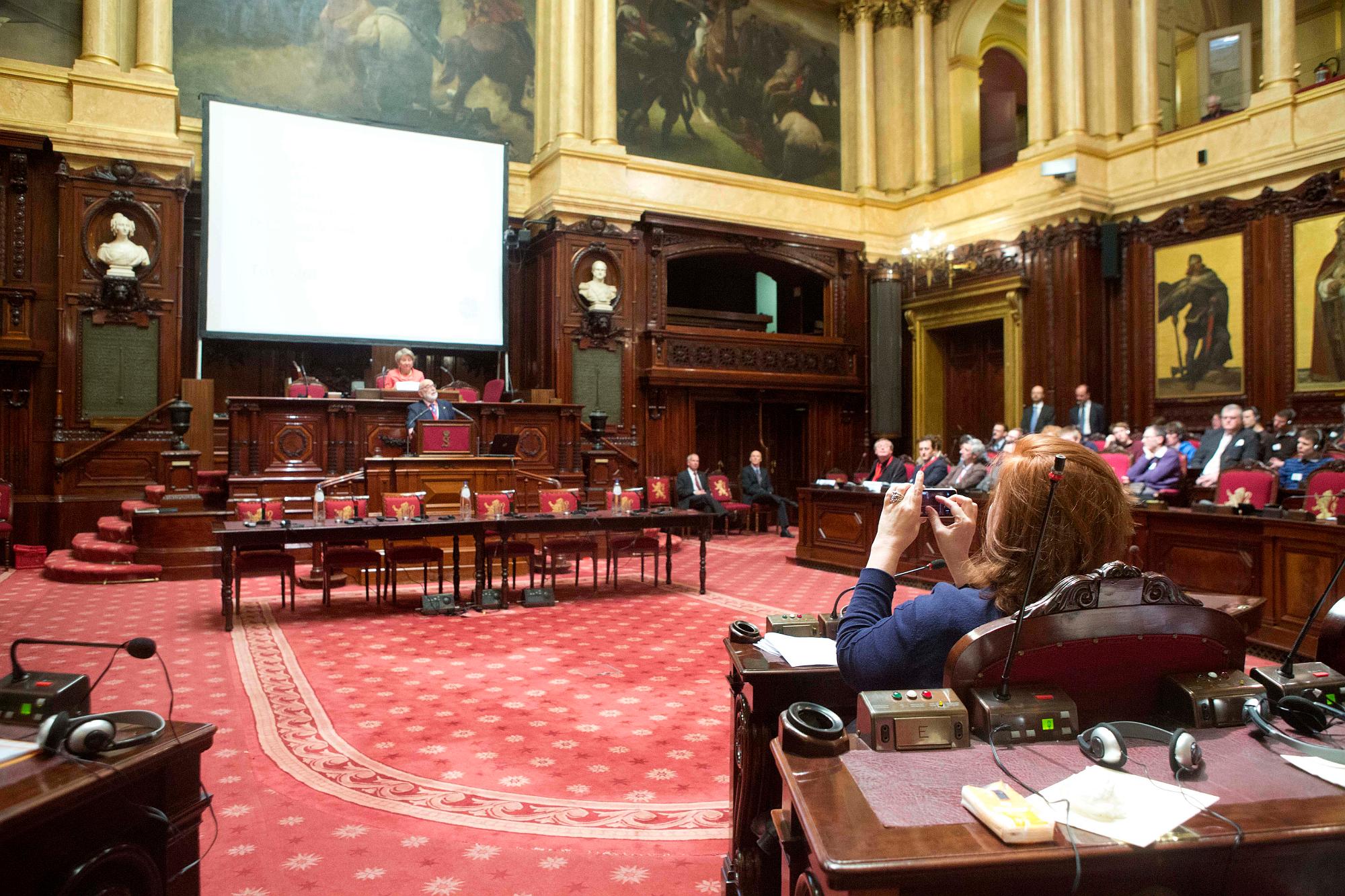  Conferentie met François Englert: "Van een boson tot het Universum, van elementair deeltje tot satelliet"