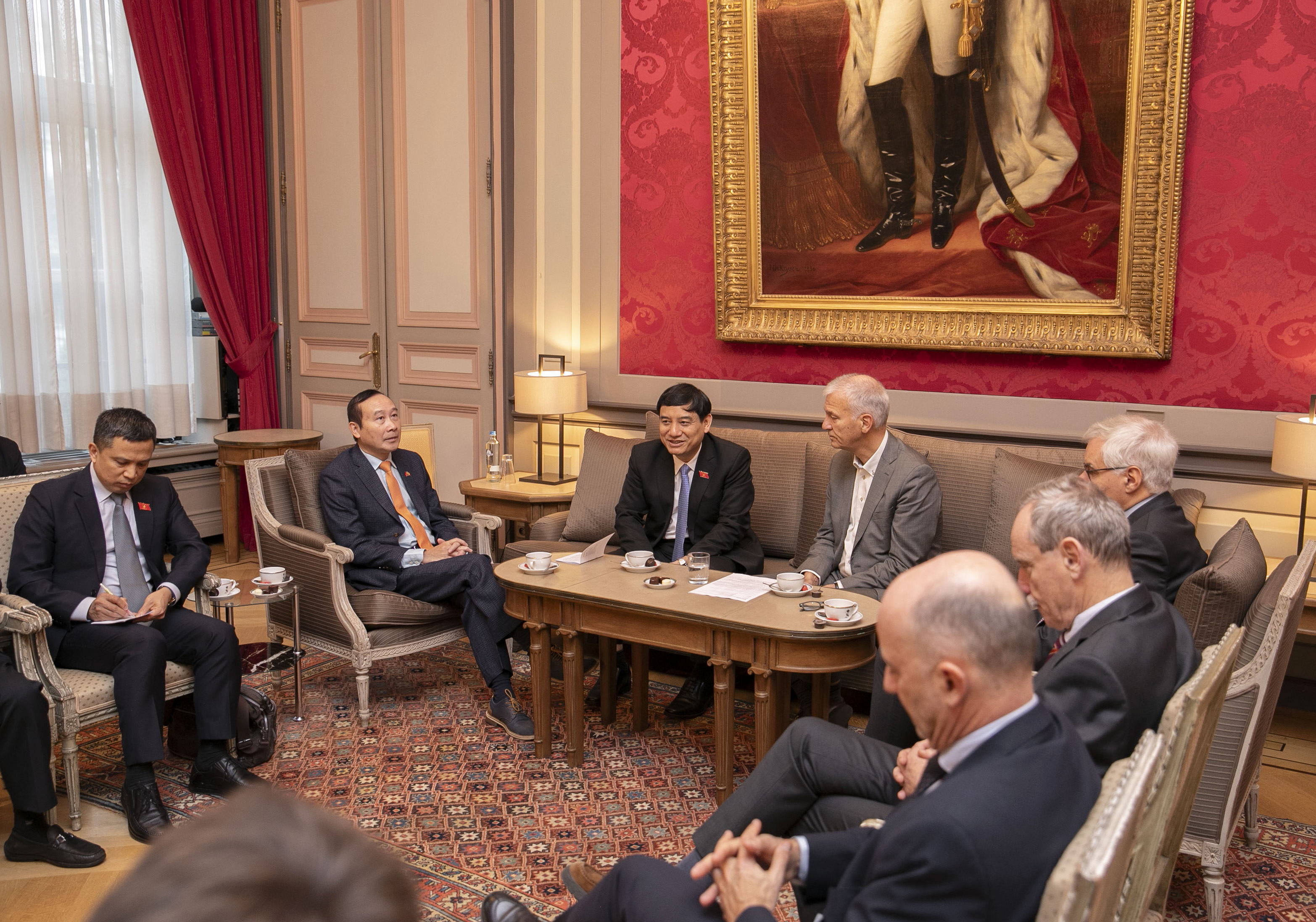  Vietnamese delegatie op bezoek in de Senaat