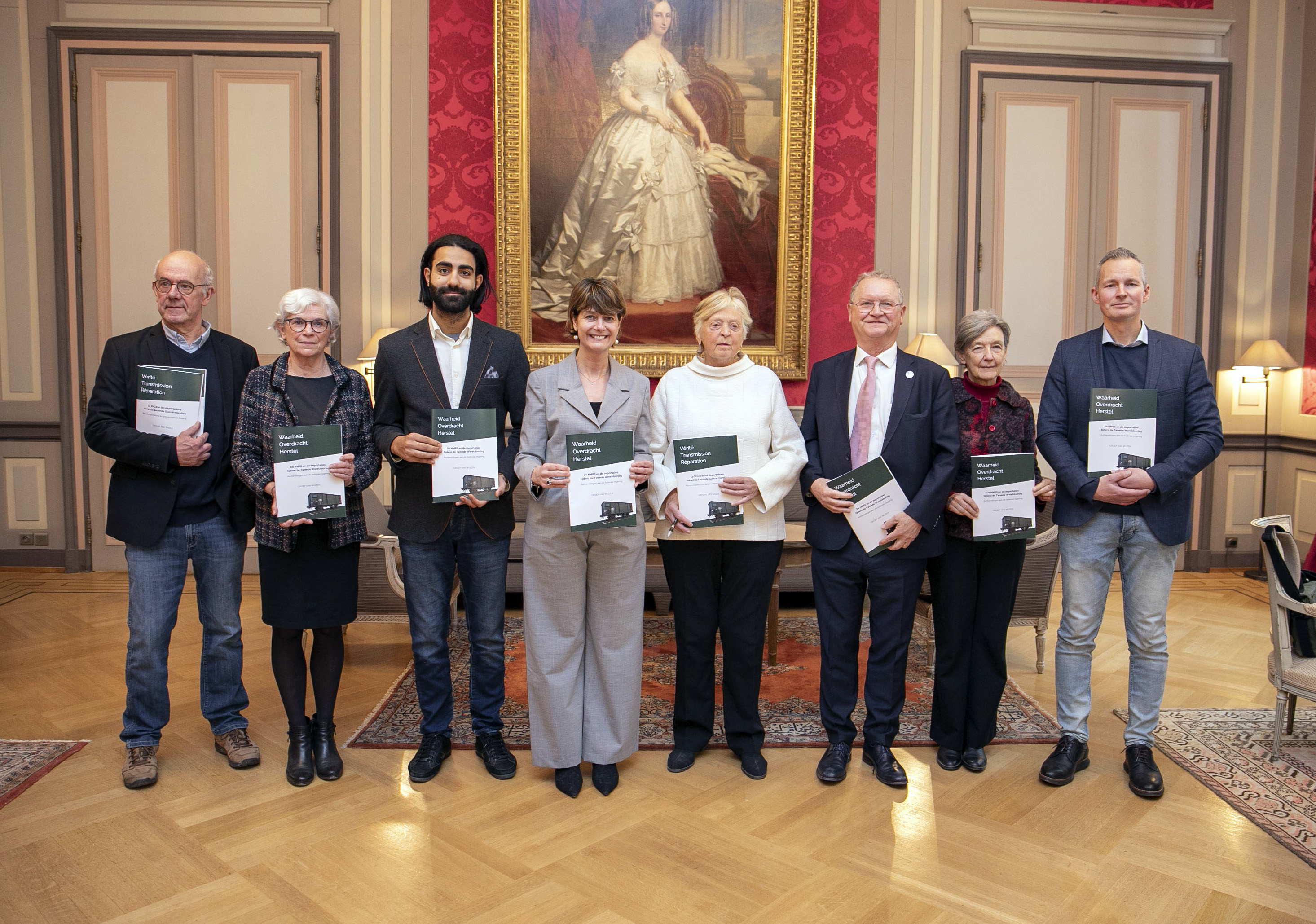  Le Groupe des Sages remet ses conclusions au Gouvernement fédéral