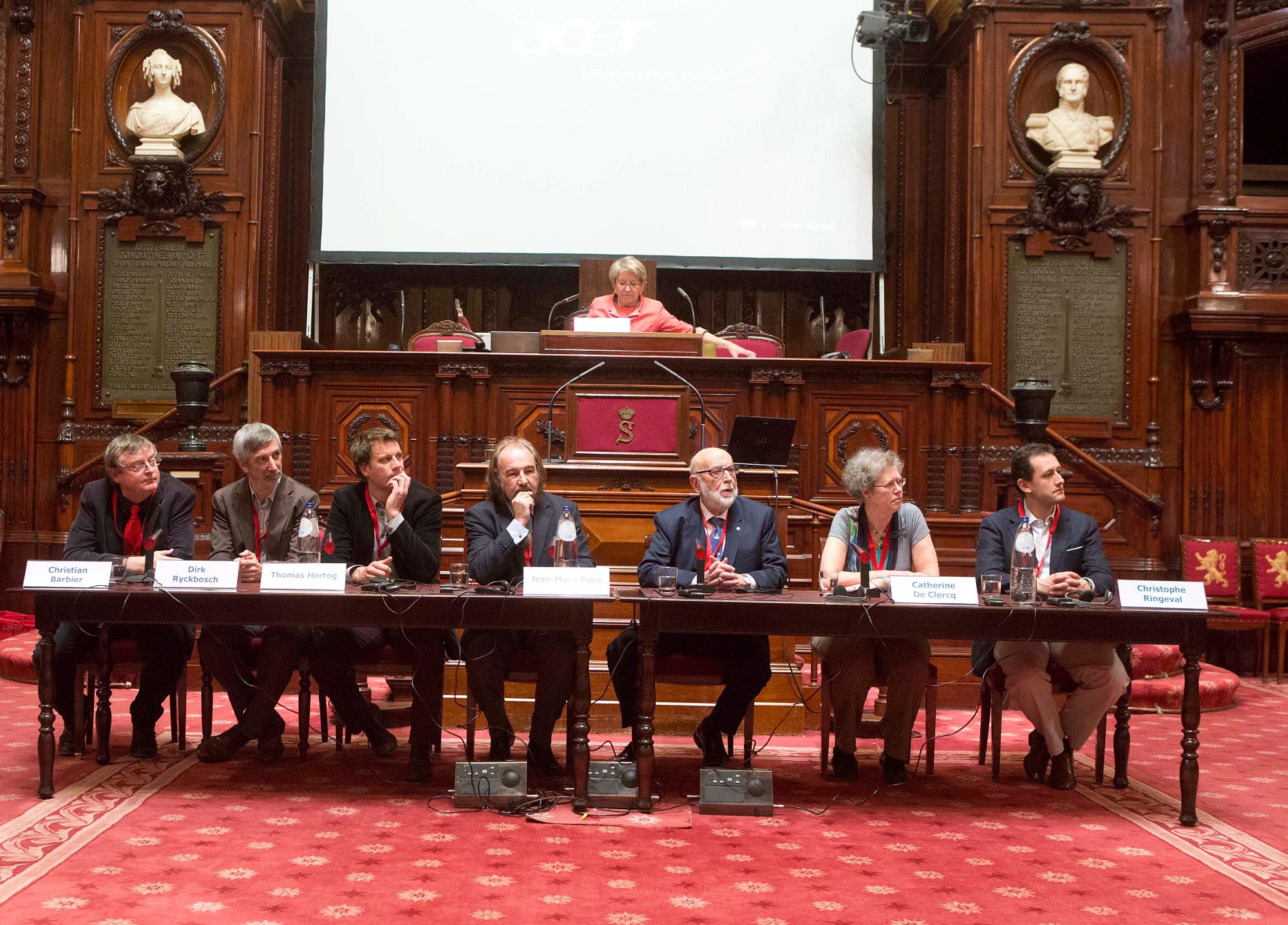  Conferentie met François Englert: "Van een boson tot het Universum, van elementair deeltje tot satelliet"