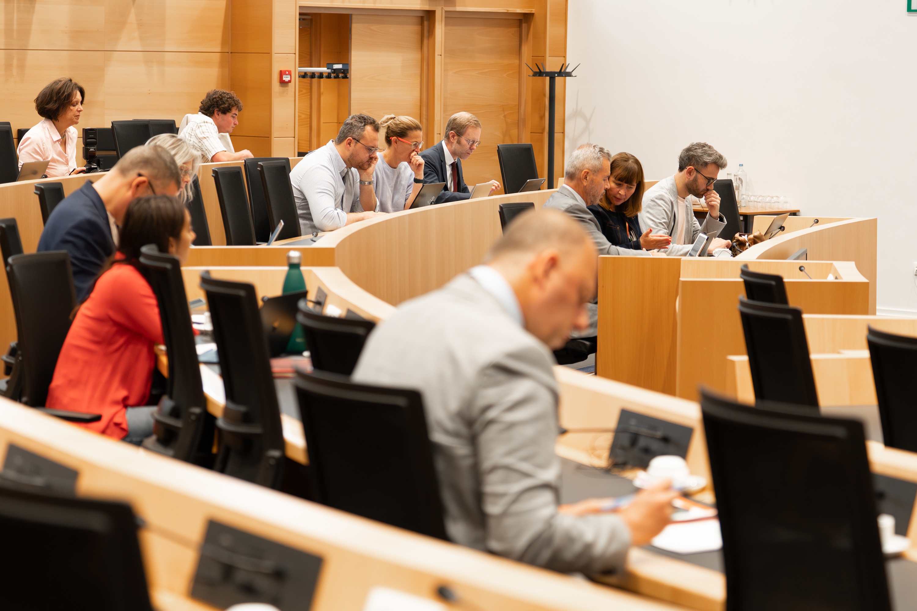  Échange de vues avec le premier ministre sur le Conseil européen des 26 et 27 juin 2025